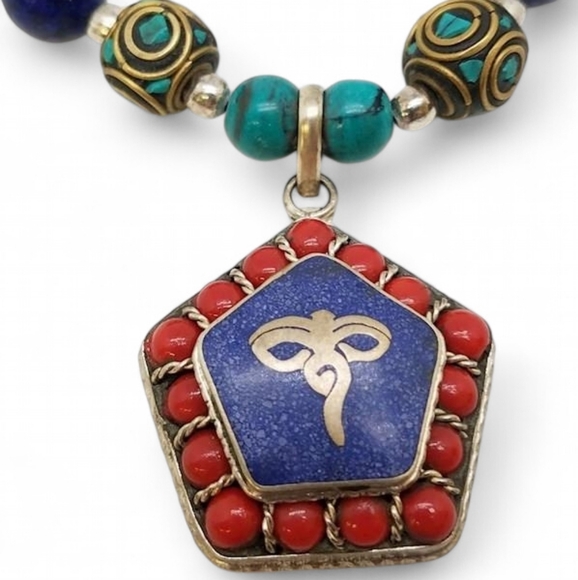 Multi-Stone Inlay Beaded necklace - Turquoise, Coral, Lapis & Silver look. - Picture 3 of 6